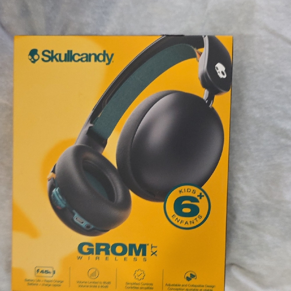 Skullcandy Grom XT Kids Wireless Headphones - Black and Teal
